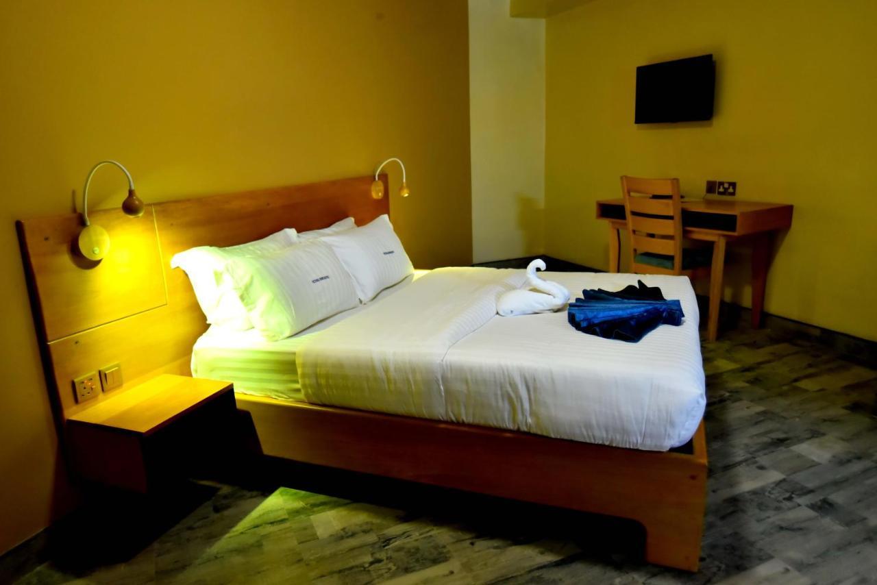 Victoria Mews Hotel كامبالا المظهر الخارجي الصورة