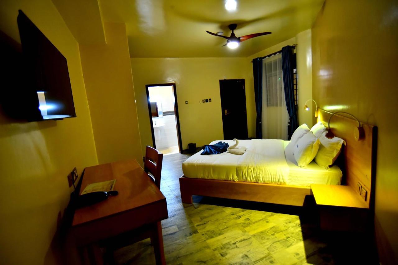 Victoria Mews Hotel كامبالا المظهر الخارجي الصورة
