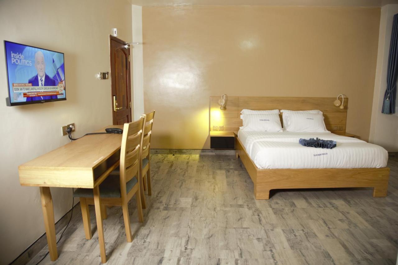 Victoria Mews Hotel كامبالا المظهر الخارجي الصورة