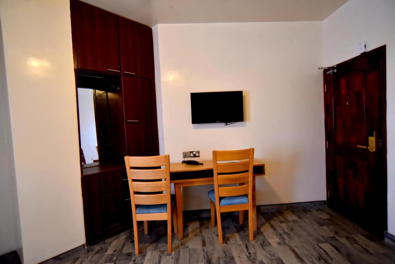 Victoria Mews Hotel كامبالا المظهر الخارجي الصورة